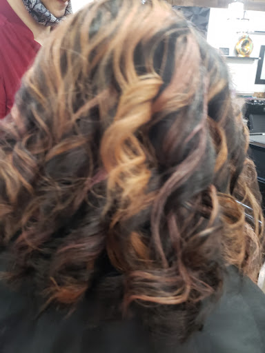 Peanut's Hair Attraction - Thumbnail