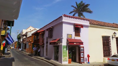 Photos of Elia Jewelry