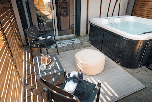 Photo n°5 de Les Charmes du Petit Pré à Coulomby (Gîte)