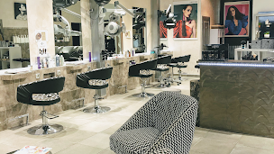 Photo n°21 de ART ET CREATION à Aubenas (Salon de coiffure)