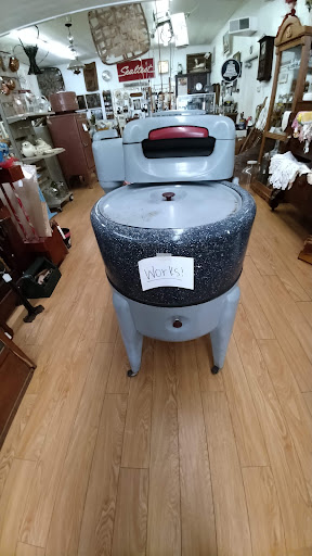 Coates Collectibles and Antiques - Thumbnail