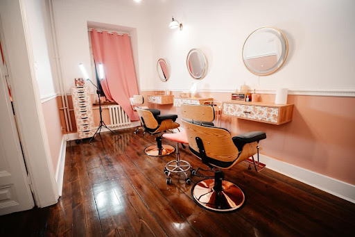 „A kto taki ładny?” - salon stylizacji brwi Luiza Kramek