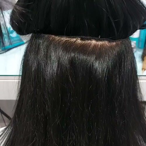 https://www.facebook.com/OLIAS-COIFFURE-122013437827772/