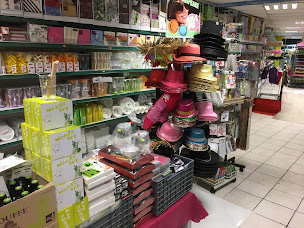 Photo n°4 de GGM - Au Coin des Bonnes Affaires à Martillac (Magasin d'articles de fête)