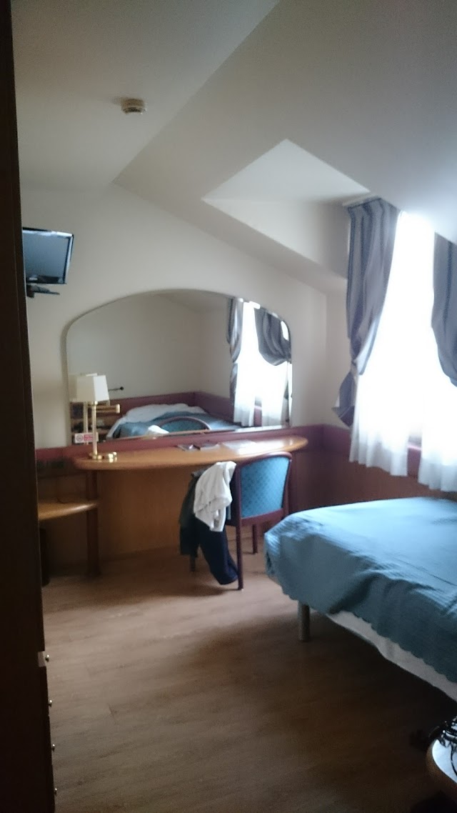 Albert Hotel