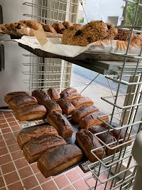 OKUZOE SEIPAN (奥添製パン）