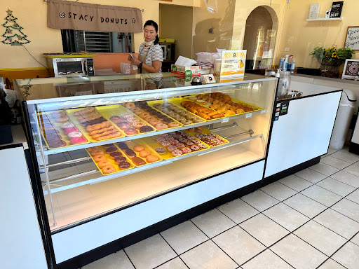 Stacy Donuts - Visual