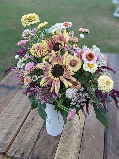 Fleurish Flower Farm + Design - Thumbnail