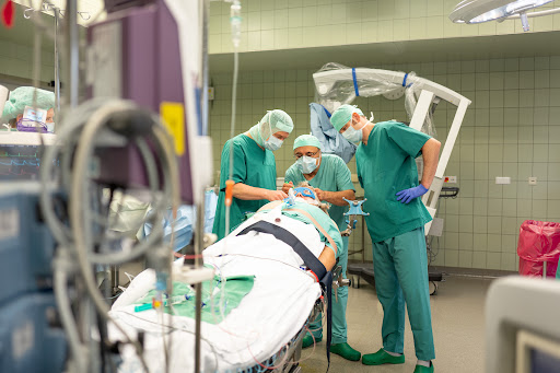 Dr. Assaf - Wirbelsäulen- und Neurochirurgie Neubrandenburg - Thumbnail