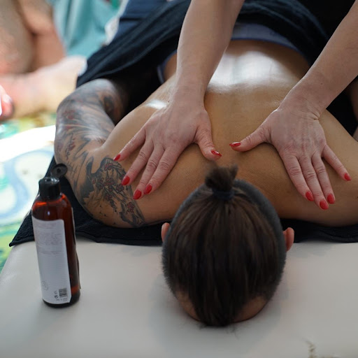 Émilie - Massage à domicile - Wecasa Massage - Thumbnail