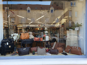 Photo n°3 de La Licorne maroquinerie-bagages à Le Creusot (Magasin de sacs et bagages)
