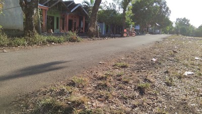 photo of LAPANGAN PARKIR PONDOK DARUSSALAM TEGALREJO