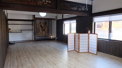 わんにゃん道場（獣医師推奨のわんちゃん🐶猫ちゃん😸の整体院・酵素風呂)ドッグ整体🐶犬の整体・リハビリ