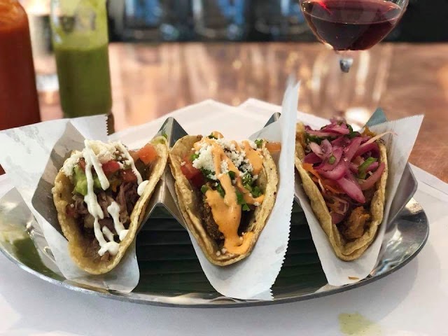Taco y Vino