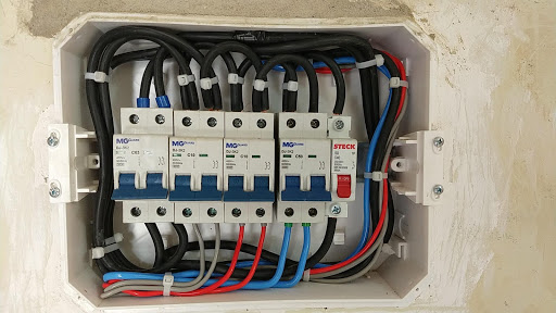 Cesar eletricista instalador