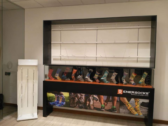 Comentarii opinii despre Trazo 360° Fábrica mobiliario comercial y publicitario para retail