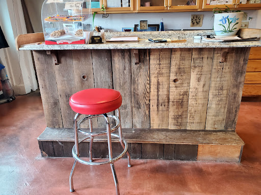 Kenice's Cafe - Visual