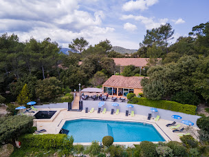 Photo n°4 de Les Arbousiers | Village Hôtel Provençal à La Roquebrussanne (Lieu de mariage)