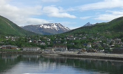Photos of Mel&oslash;y