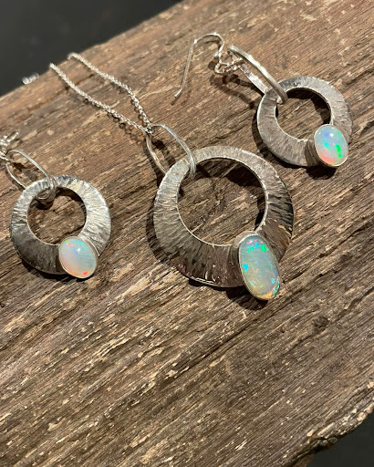 Julz Gem Designs - Visual