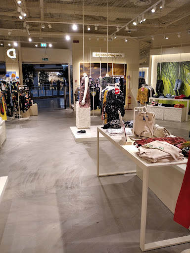 Desigual Store Shopville Le Gru Gallery - Italy