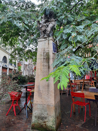 Claude Monet Monument - Thumbnail