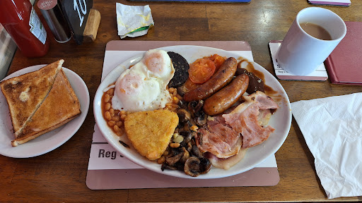 Reg's Cafe, Thorpe Way, Banbury. - Thumbnail