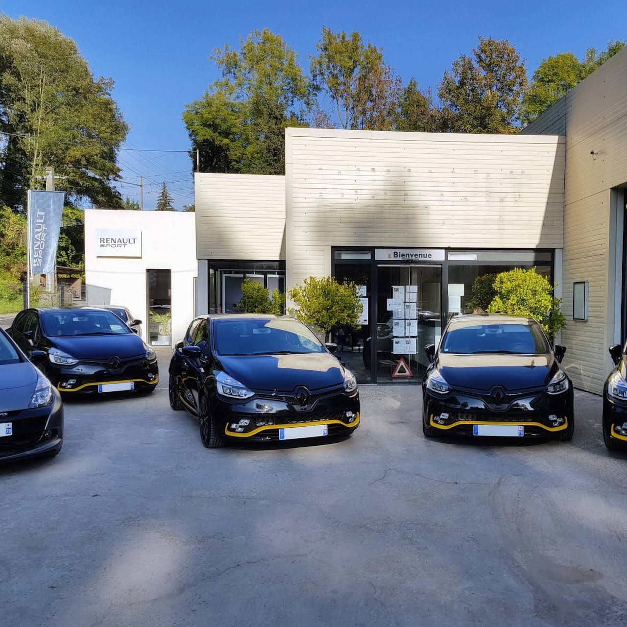 Garage Concession Renault - Le Roux - Concessionnaire Automobile à ...