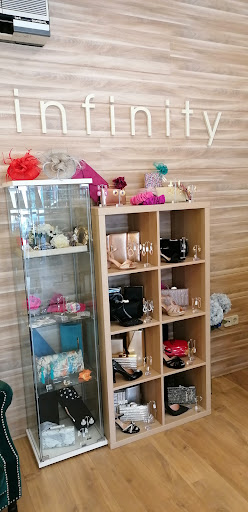 Infinity, zapatos y complementos - Visual
