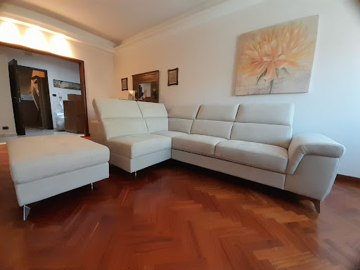 Poltrone e Divani presso CC "Il Casale" - Thumbnail