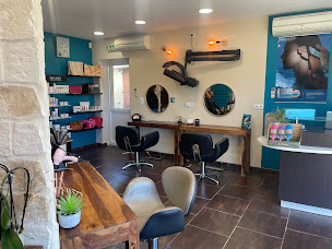 Photo n°1 de Salon 99eme avenue à La Couronne (Salon de coiffure)