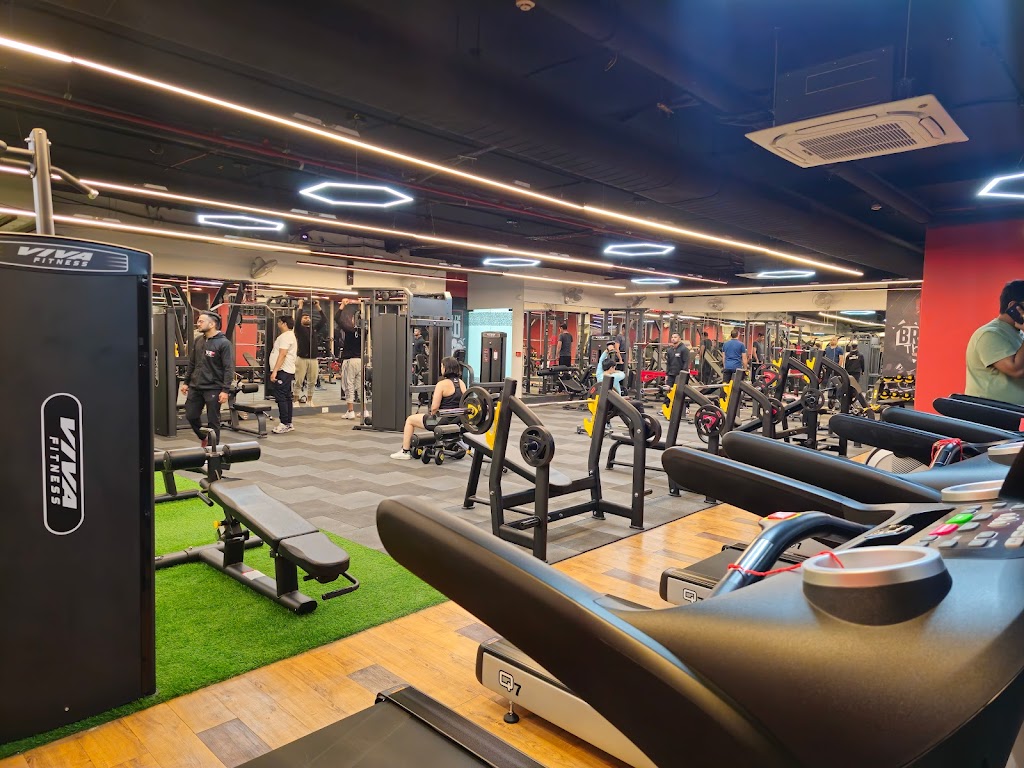 Wtf Exclusive Gym M Floor World Trade Tower Sector 16 Noida Largest Gym In Ncr