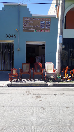 Venta de muebles de cedro