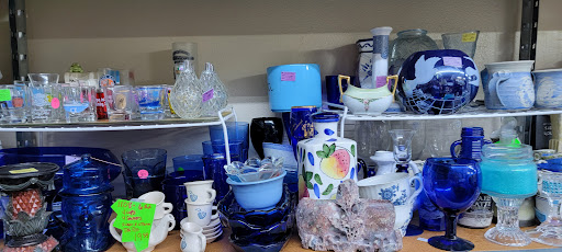 Lillian's Consignment and Furniture - Thumbnail