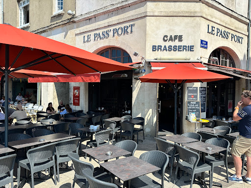 LE PASS' PORT, BAR, BRASSERIE, CREPERIE, GLACIER, COCKTAILS, PETITS DEJEUNER....... - Thumbnail