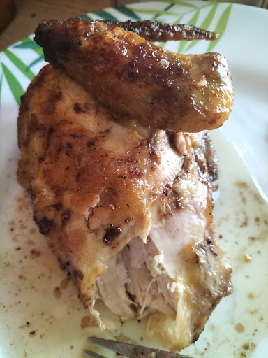 El Rostidor. Pollos y Conejos al Ast