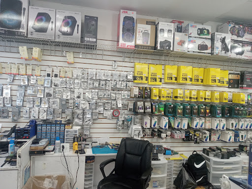 HiTech Wireless & Phone Repair - Thumbnail