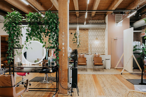 Goldust Studios - Visual
