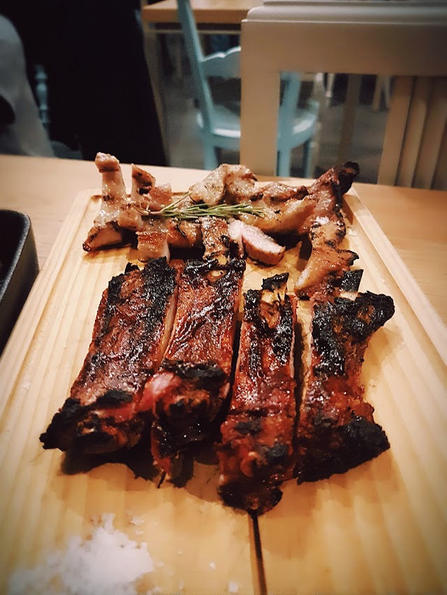 RÉSVÉS Restaurante