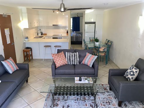 Burleigh Palms Holiday Apartments by null