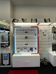 Photo n°13 de Opticien L'Isle-d'Abeau - Optic 2000 - Face au Mc Do à L'Isle-d'Abeau (Magasin de lunettes de soleil)
