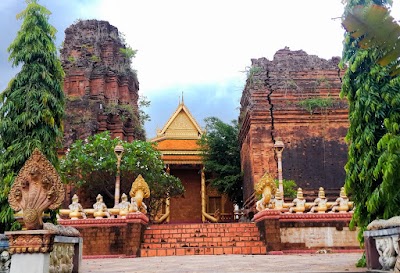 Photos of Preah Theat Tauch Temple