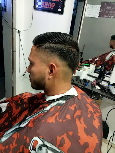 D/R estudio barber shop