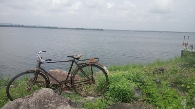 Photos of King Parakramabhahu&rsquo;s Statue