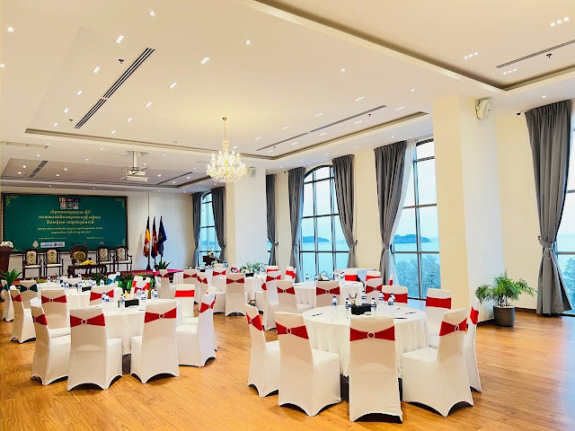 Sea Breeze Restaurant & Sky Bar by null