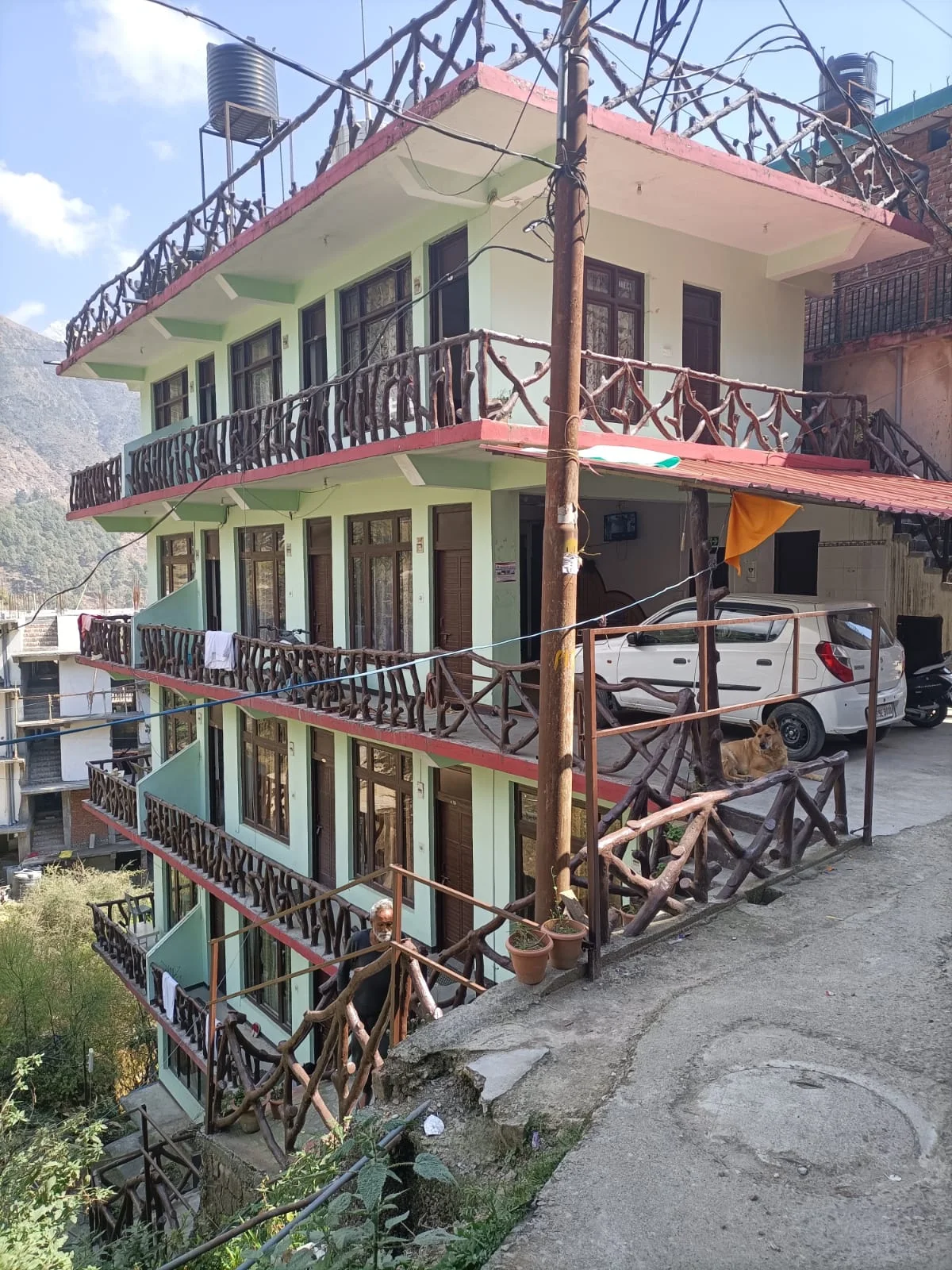 Hotel Pine Spring (Guru kripa)