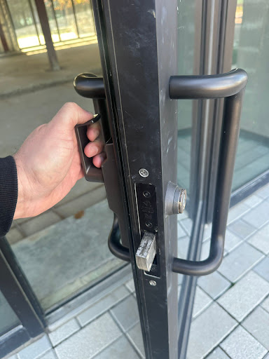 Glorious Locksmith - Visual