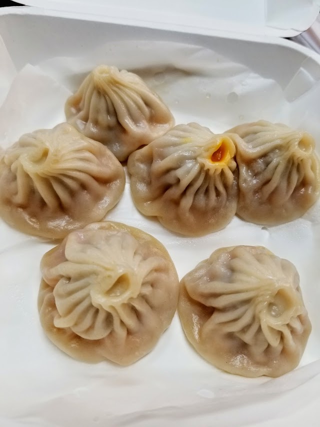 Juicy dumpling 城隍廟小吃 in China Town