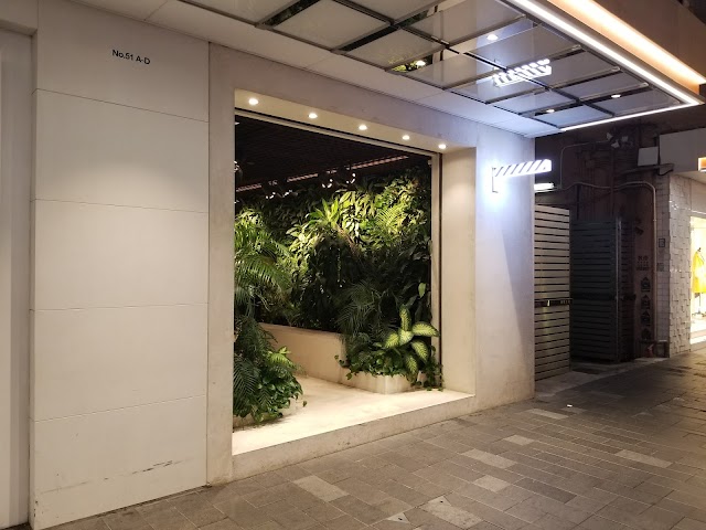 OFF-WHITE HONG KONG 51 Paterson Street