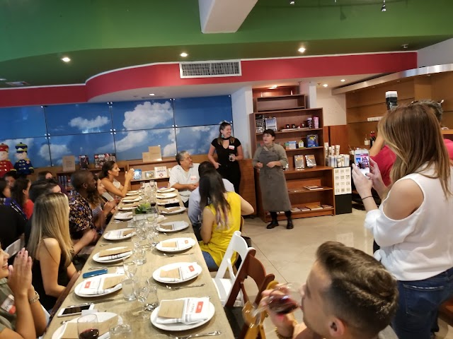 bookstore & kitchen
